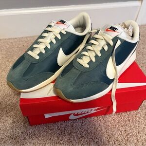 Brand New Never Worn Nike Teal and Cream Retro Sneakers